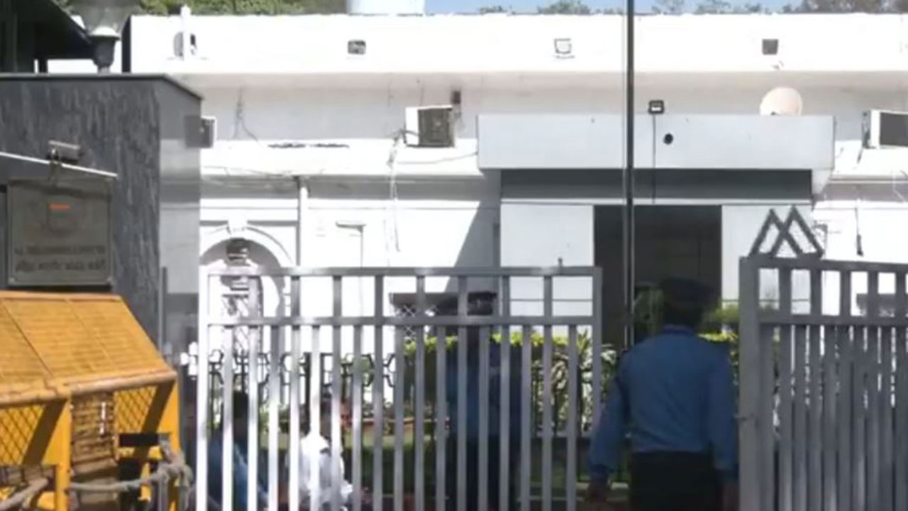 Congress Party: ఆ భ‌వ‌నం ఖాళీ చేయండి.. కాంగ్రెస్ పార్టీకి నోటీసులు జారీ