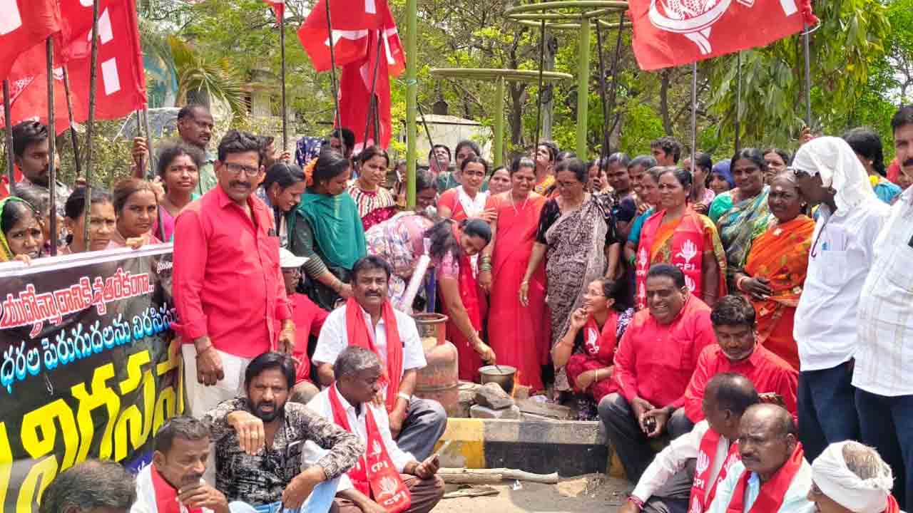 Hanumakonda | మోదీ ప్రభుత్వం వైఫల్యంతోనే చమురు సంక్షోభం : తక్కళ్లపల్లి శ్రీనివాసరావు