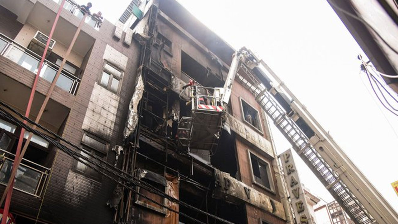 Fire Accident: 4 అంత‌స్తుల భ‌వ‌నంలో అగ్నిప్ర‌మాదం..  ఢిల్లీలో 9 మంది మృతి, ముగ్గురికి గాయాలు