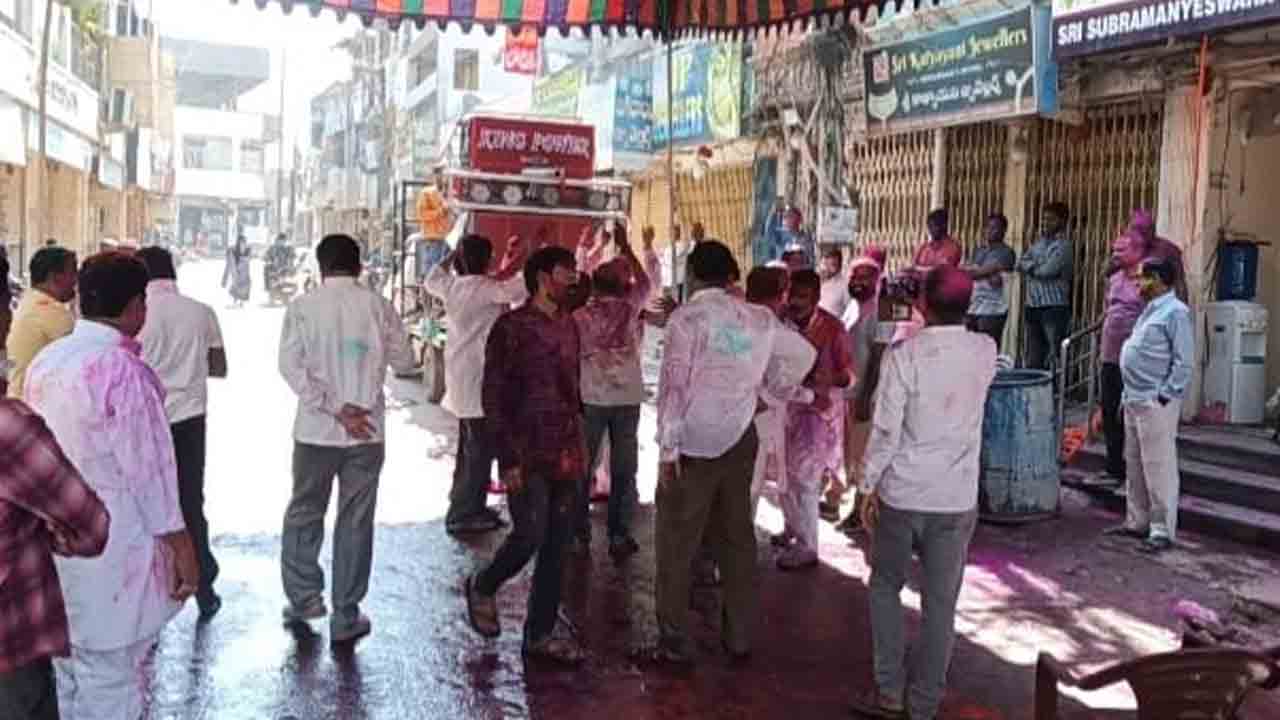 Coal City | రామగుండంలో నిషేధాజ్ఞలు బేఖాతరు…  హోలీ వేడుకల్లో మోగిన డేజేలు