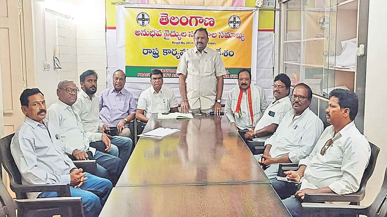 వైద్యులపై కక్షకట్టిన సర్కార్‌