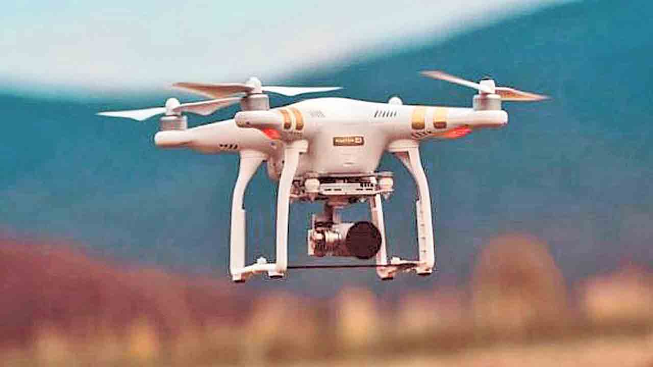 ఎయిర్‌పోర్టులో 74 డ్రోన్లు పట్టివేత