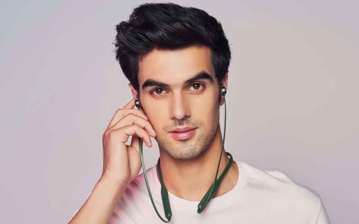 Earphones | ఇయ‌ర్‌ఫోన్స్ లేదా ఇయ‌ర్‌బ‌డ్స్‌ను ఎక్కువ స‌మ‌యం పాటు వాడితే ఏమ‌వుతుంది.. ఎలాంటి జాగ్ర‌త్త‌లు తీసుకోవాలి..?