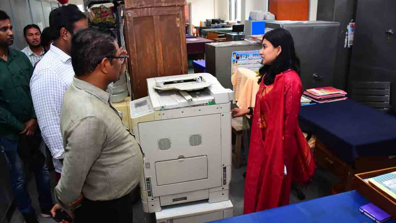 Siricilla | ప్రభుత్వ కార్యాయలయాల్లో నిరుపయోగ వస్తువులు తొలగించాలి : కలెక్టర్‌ గరిమా అగర్వాల్‌