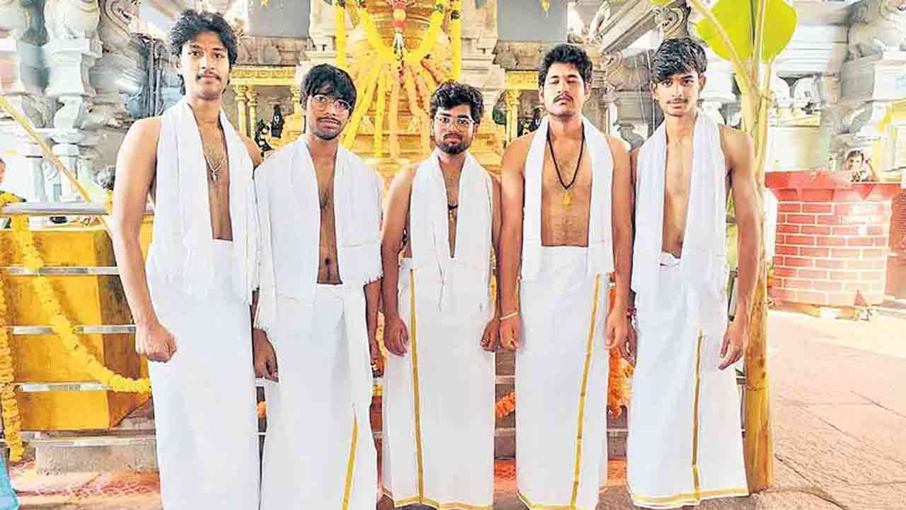 Bhadrachalam | దైవ దర్శనానికి వచ్చి.. గోదావరిలో మునిగి ఐదుగురు బీటెక్ స్టూడెంట్స్ మృతి