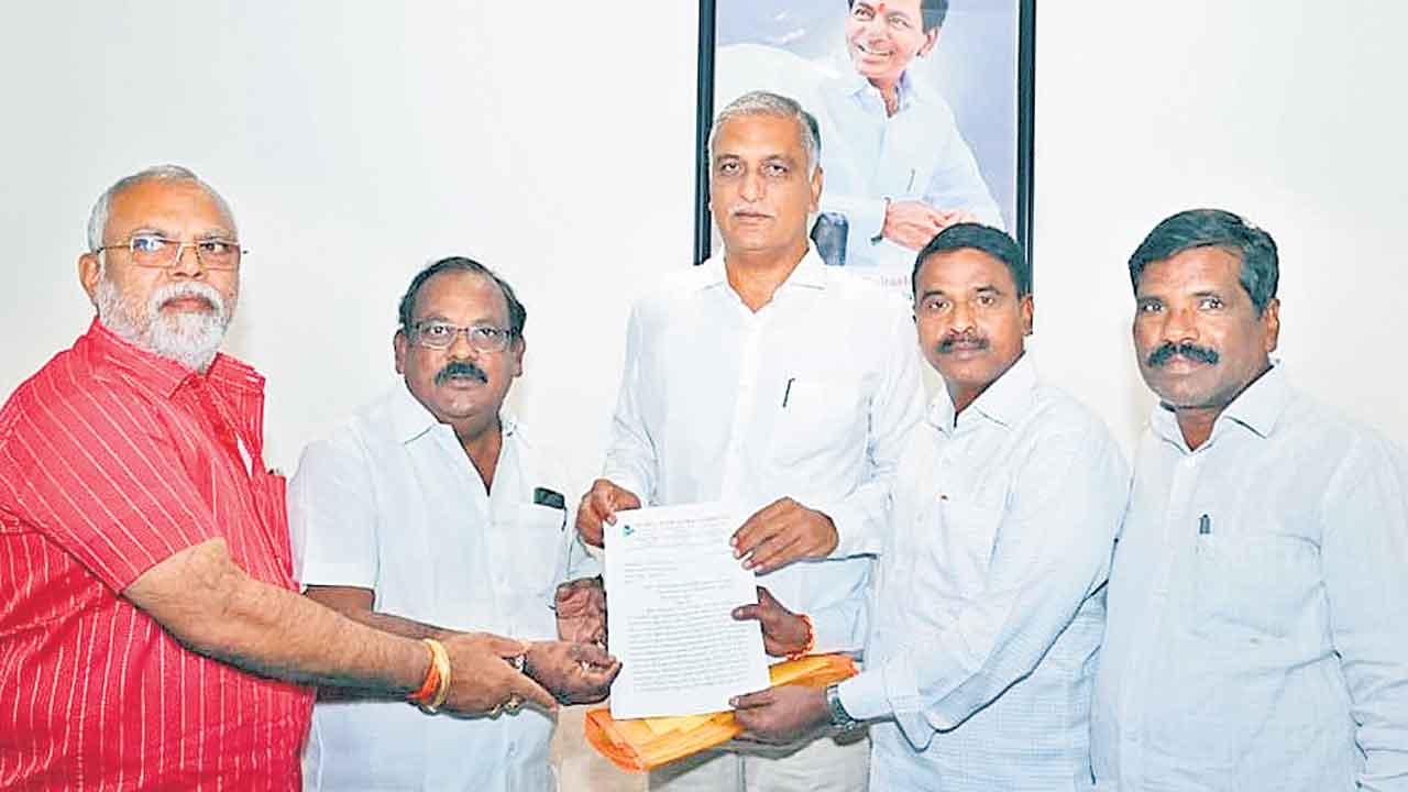 ఆర్టీసీ ప్రైవేటీకరణపై అసెంబ్లీలో కొట్లాడుతం