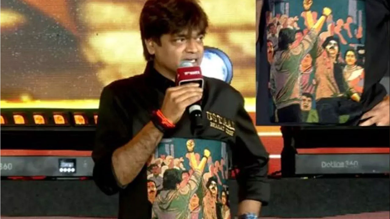Harish Shankar | ‘ఉస్తాద్ భగత్ సింగ్’ ఈవెంట్‌లో స్పెష‌ల్ అట్రాక్ష‌న్‌గా హరీష్ శంకర్ ష‌ర్ట్‌ .. పవన్‌పై అభిమానాన్ని చాటుకున్న డైరెక్టర్
