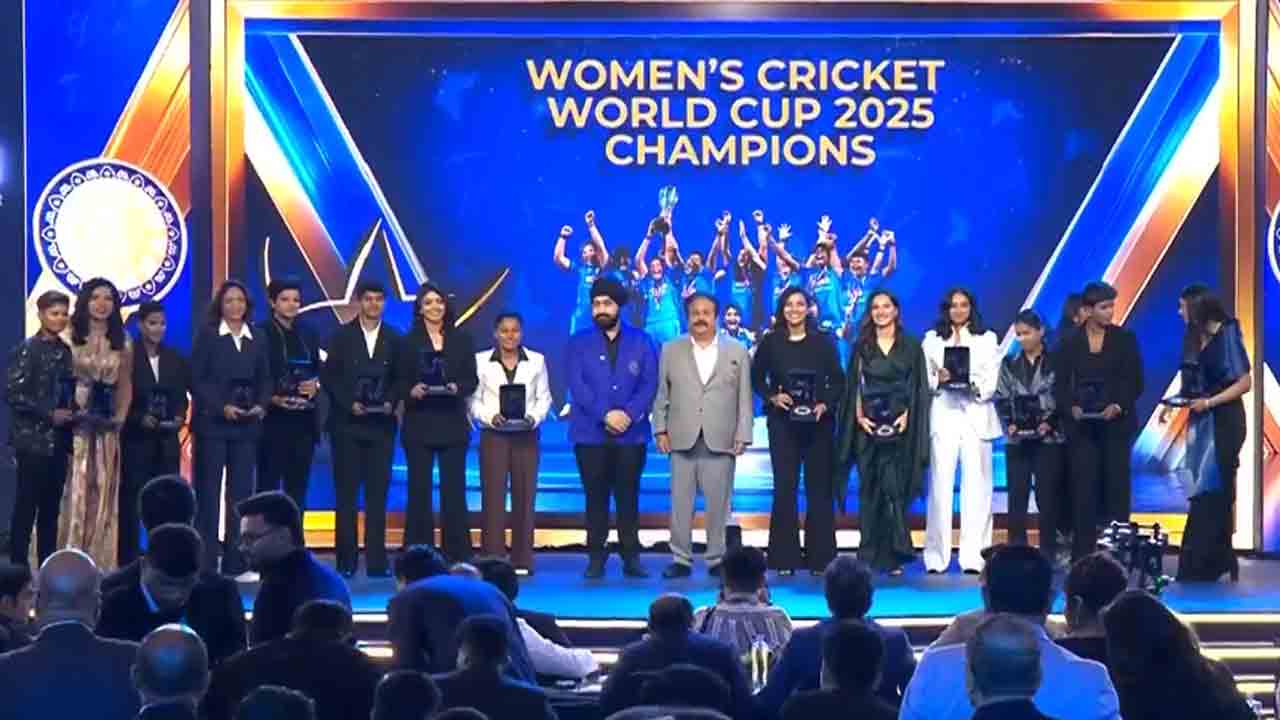 BCCI | జగజ్జేతలకు ఘన సత్కారం.. మెడల్స్‌తో గౌరవించిన బీసీసీఐ.. వీడియో..!