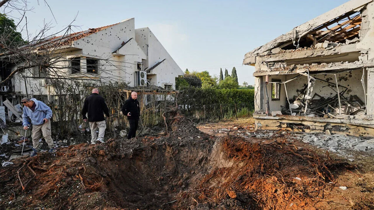 Hezbollah Rockets:  ఒక్క రాత్రే 200 రాకెట్లు ఫైర్ చేసిన‌ హిజ్‌బుల్లా.. వీడియో