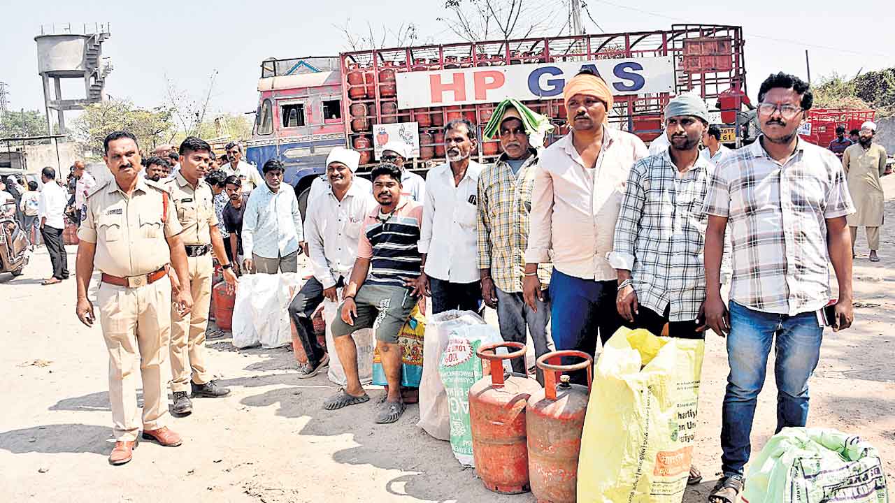 ఊరూరా గ్యాస్‌ దడ!