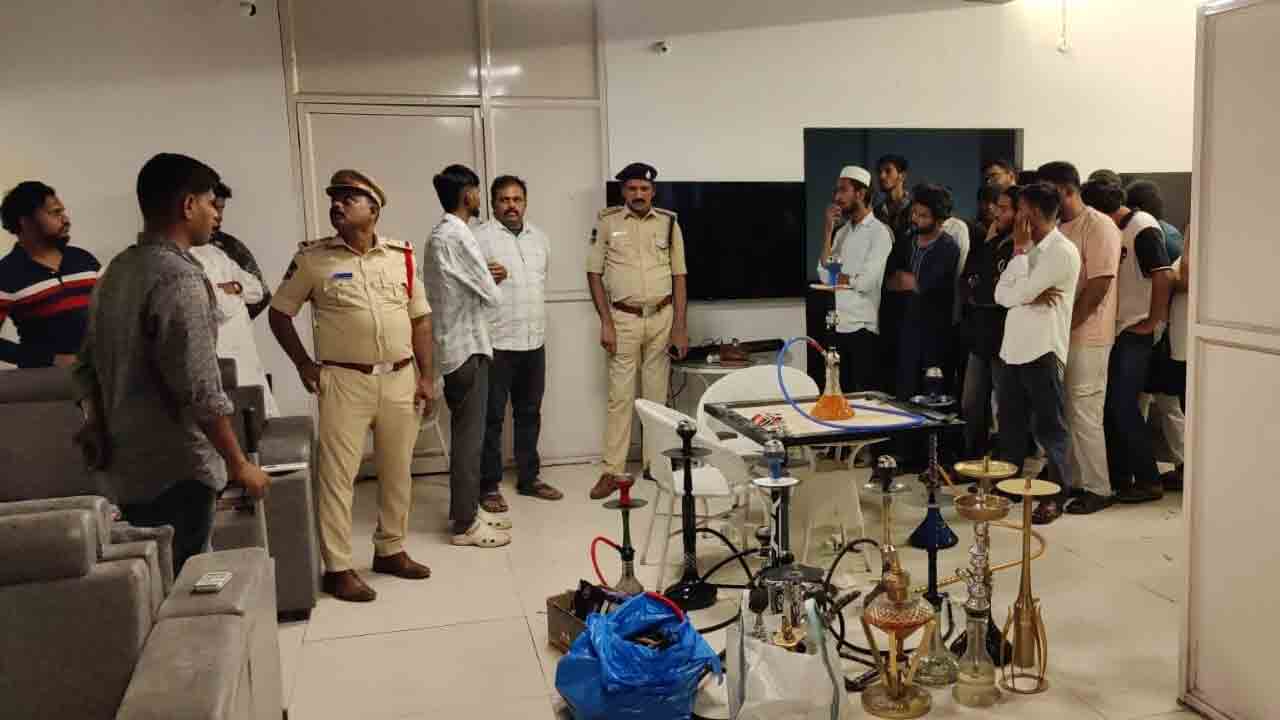 Mansurabad | హుక్కా సెంటర్ పై దాడి..34 మందిని అదుపులోకి తీసుకున్న పోలీసులు