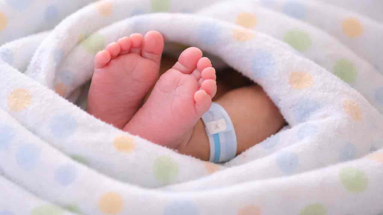 Nagarkurnool | స్కానింగ్ సెంటర్ టాయిలెట్‌లో 16 ఏళ్ల బాలికకు ప్రసవం.. నాగర్‌కర్నూల్‌లో సంచలనం