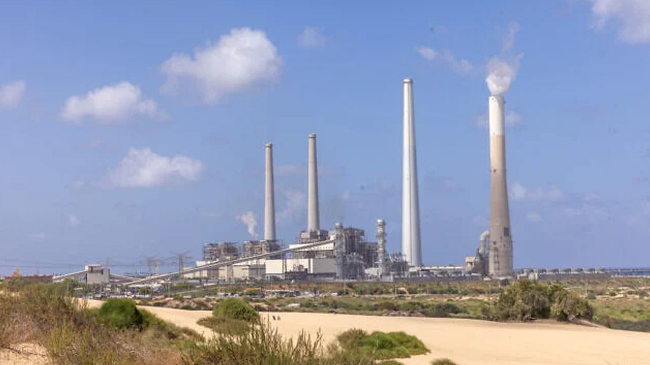 Iran: మేం కూడా ప‌వ‌ర్ ప్లాంట్ల‌ను ధ్వంసం చేస్తాం: ఇరాన్ వార్నింగ్