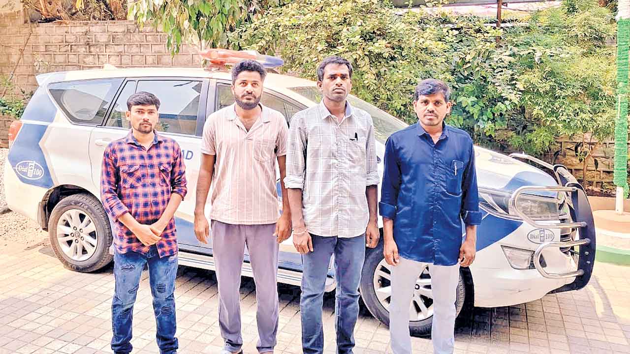 నిర్బంధం నీడలో రాహుల్‌ టూర్‌