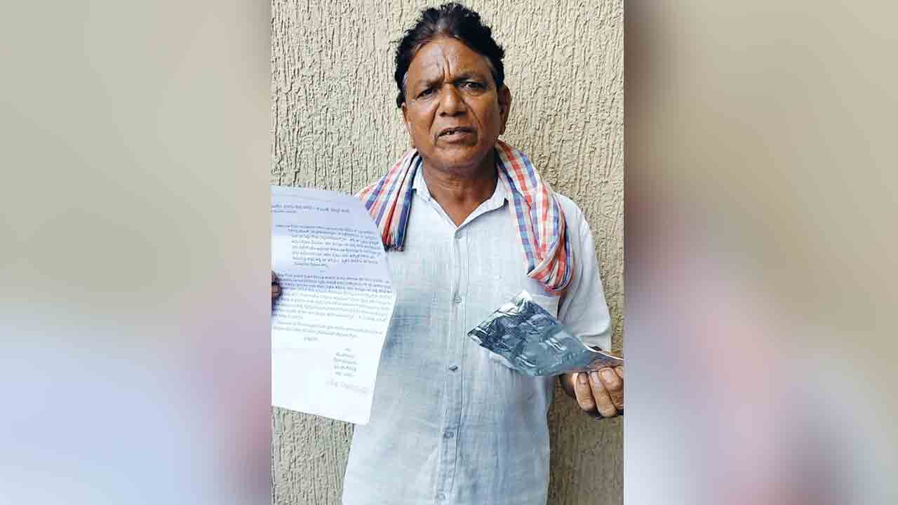 Jangaama | మానవత్వం చాటిన జనగామ కలెక్టర్.. ప్రజావాణిలో అర్జీదారుకు వైద్యసహాయం