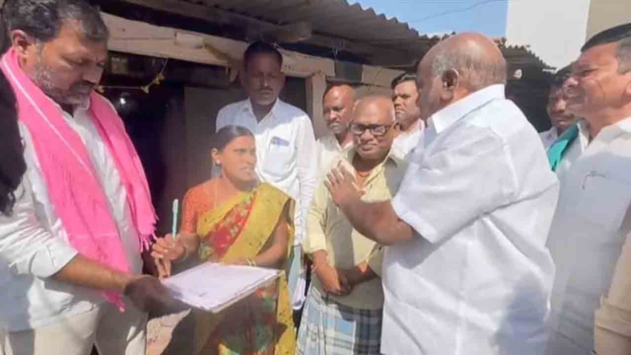 Jogu Ramanna | సీఎం రేవంత్ రెడ్డి వెంటనే క్షమాపణలు చెప్పాలి.. రైతు భరోసాపై సంతకాల సేకరణలో జోగు రామన్న