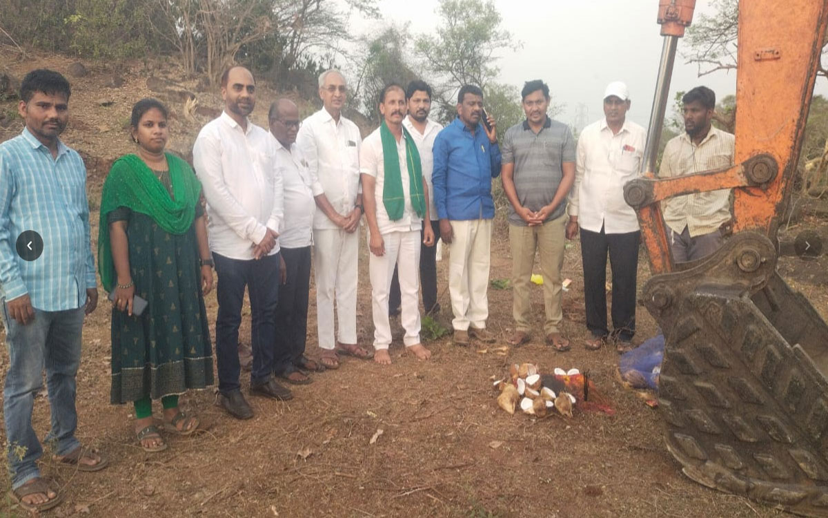 జూలూరుపాడులో శాశ్వత మార్కెట్ నిర్మాణ‌ పనులకు శ్రీకారం