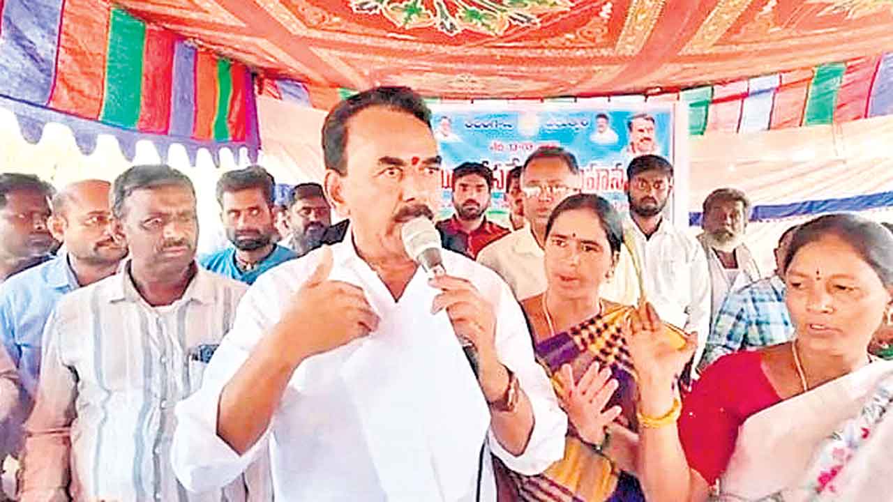 రైతుబంధు అడిగితే జూపల్లి మండిపాటు