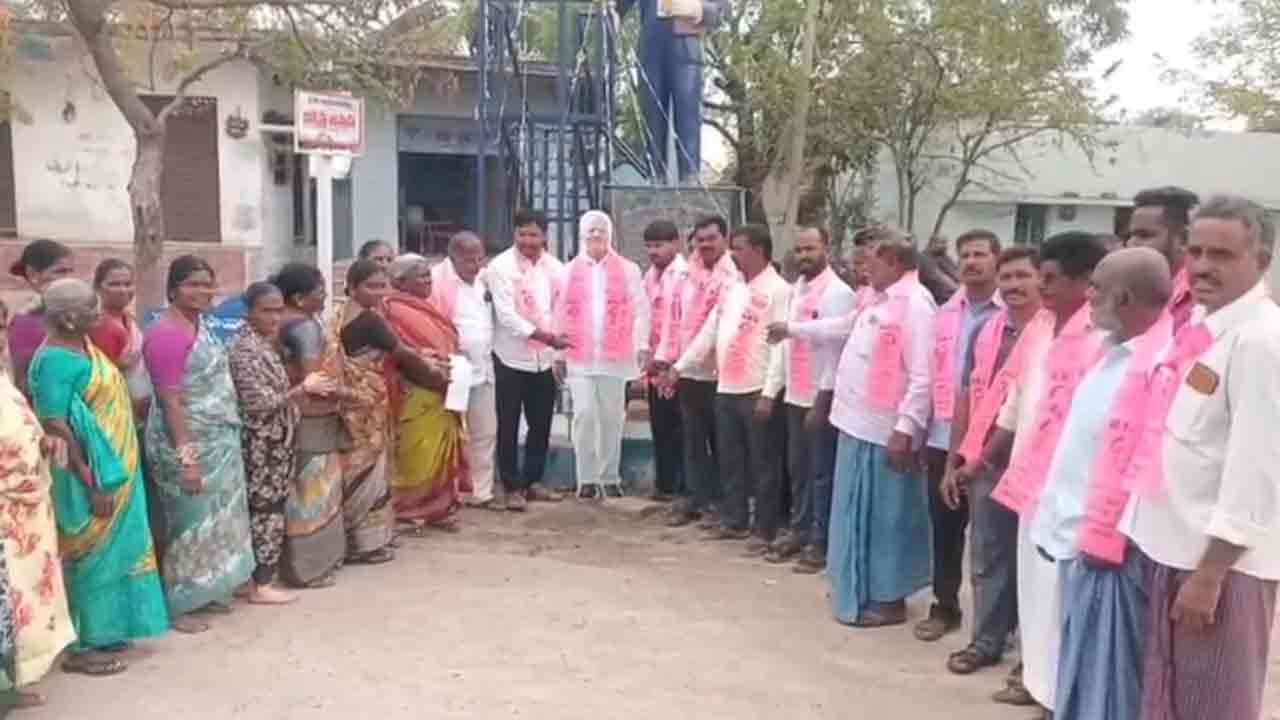 Kadiyam Srihari | కడియం శ్రీహరికి మల్కాపూర్‌లో నిరసన సెగ.. మొక్కల గురించి కాదు.. హామీలపై మాట్లాడాలని మహిళల మండిపాటు