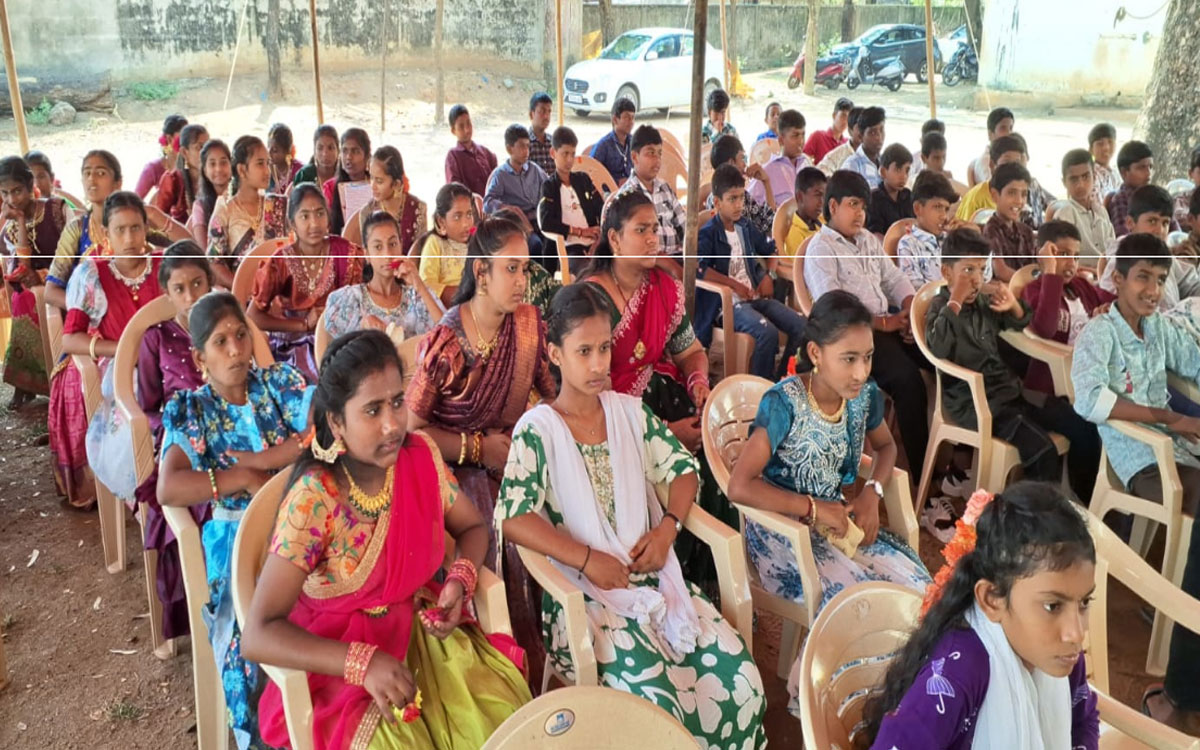 కాకర్ల పాఠశాలలో పదో తరగతి విద్యార్థులకు ఘనంగా వీడ్కోలు