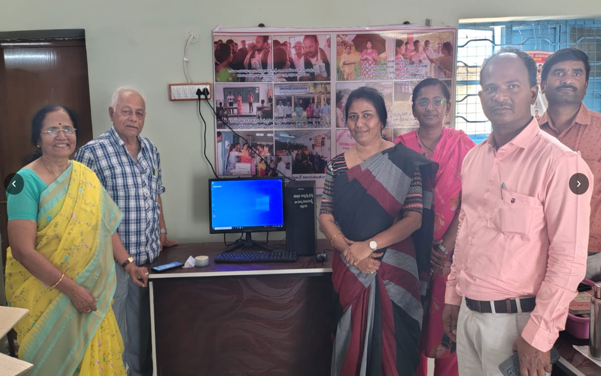 కారేప‌ల్లి ప్రభుత్వ జూనియర్ కళాశాలకు కంప్యూటర్ అంద‌జేత‌