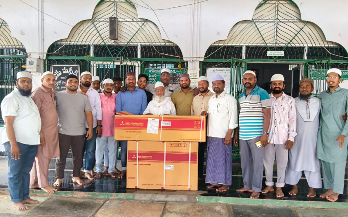 కారేపల్లి జామే మసీదుకు రిఫ్రిజిరేటర్ వితరణ