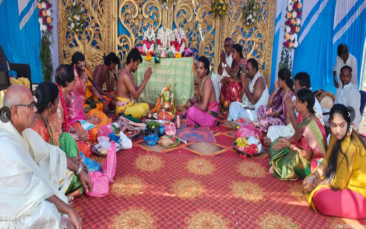 కారేపల్లి సంత గుడి ప్రాంగణంలో కనుల పండువ‌గా వేంకటేశ్వర స్వామి కల్యాణం