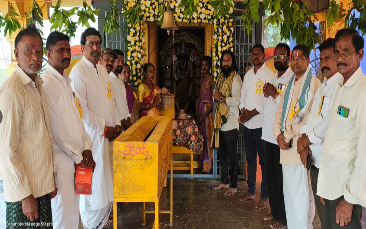 కారేపల్లి సంత గుడి ప్రాంగణంలో కనుల పండువ‌గా వేంకటేశ్వర స్వామి కల్యాణం