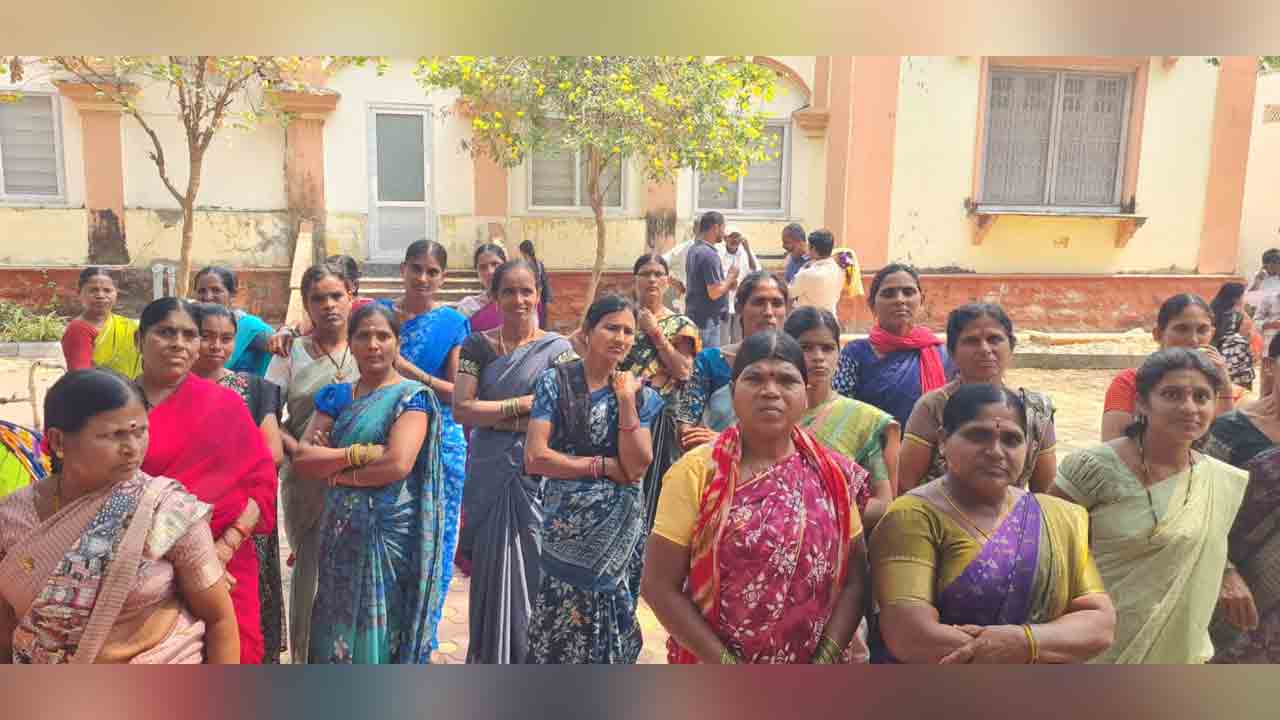 Khilawarangal | గోరుగుట్ట తండాలో బెల్ట్ షాపులు తొలగించాలని కలెక్టర్‌కు మహిళల ఫిర్యాదు