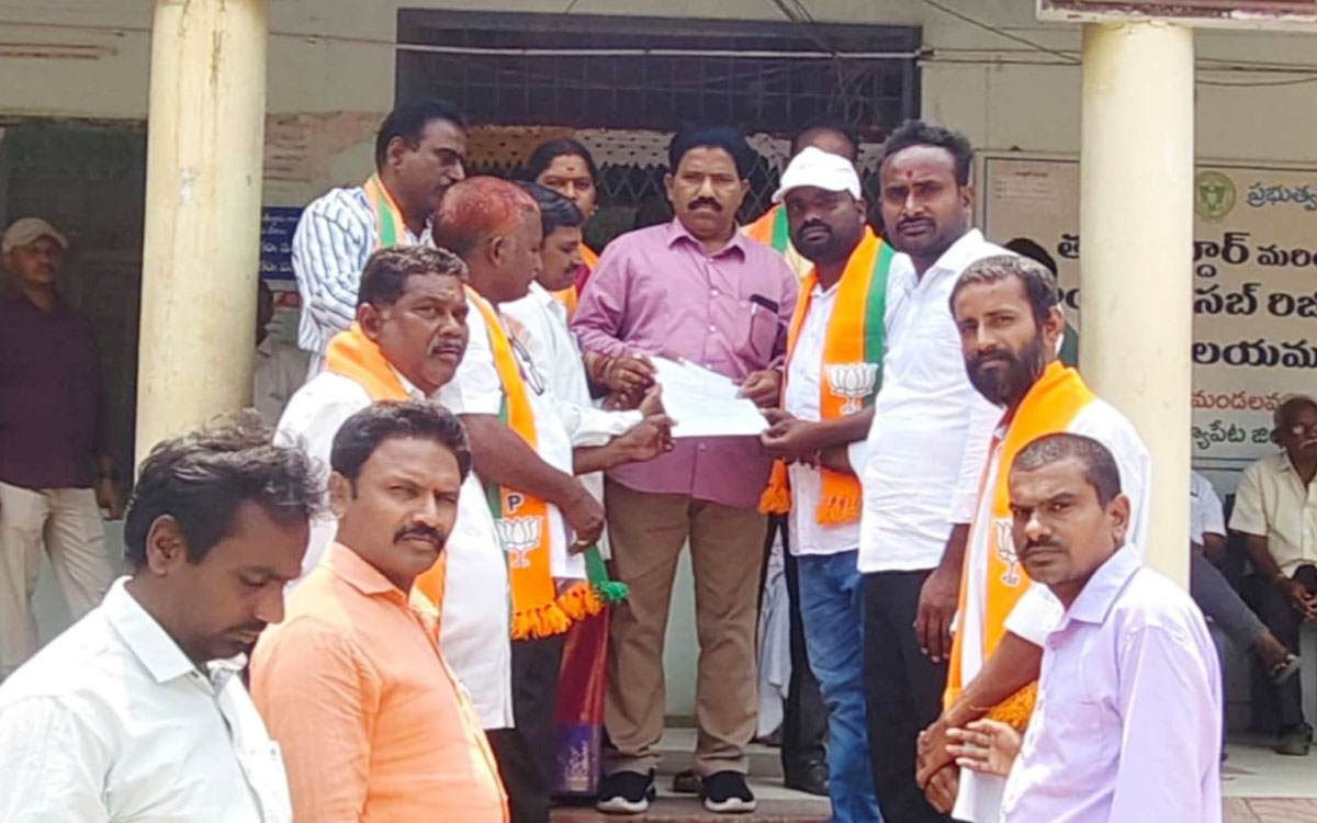 హామీల అమలులో కాంగ్రెస్‌ ప్రభుత్వం విఫలం : గాదరి పుల్లారావు