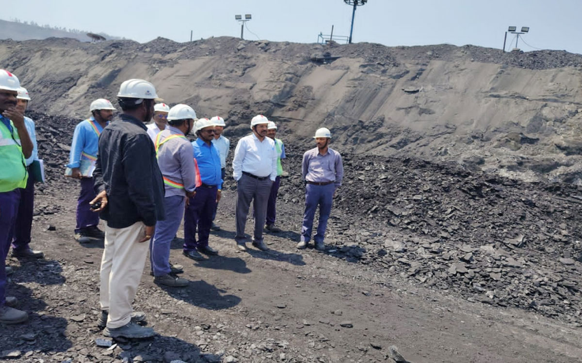'రక్షణతో కూడిన బొగ్గు ఉత్పత్తి సాధించాలి'