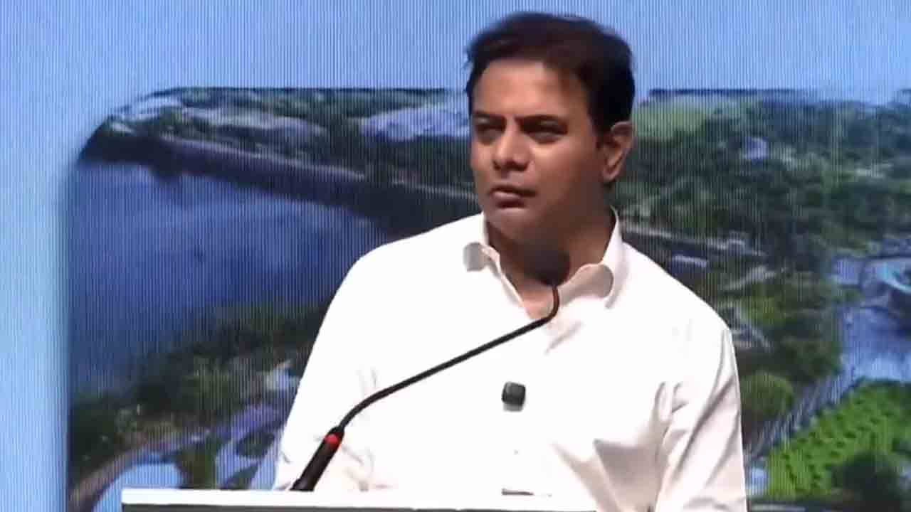KTR | గాంధీ విగ్రహం వద్దని మునిమనవడు చెప్తున్నాడు.. కానీ, రేవంత్ రెడ్డి వినడం లేదు..!