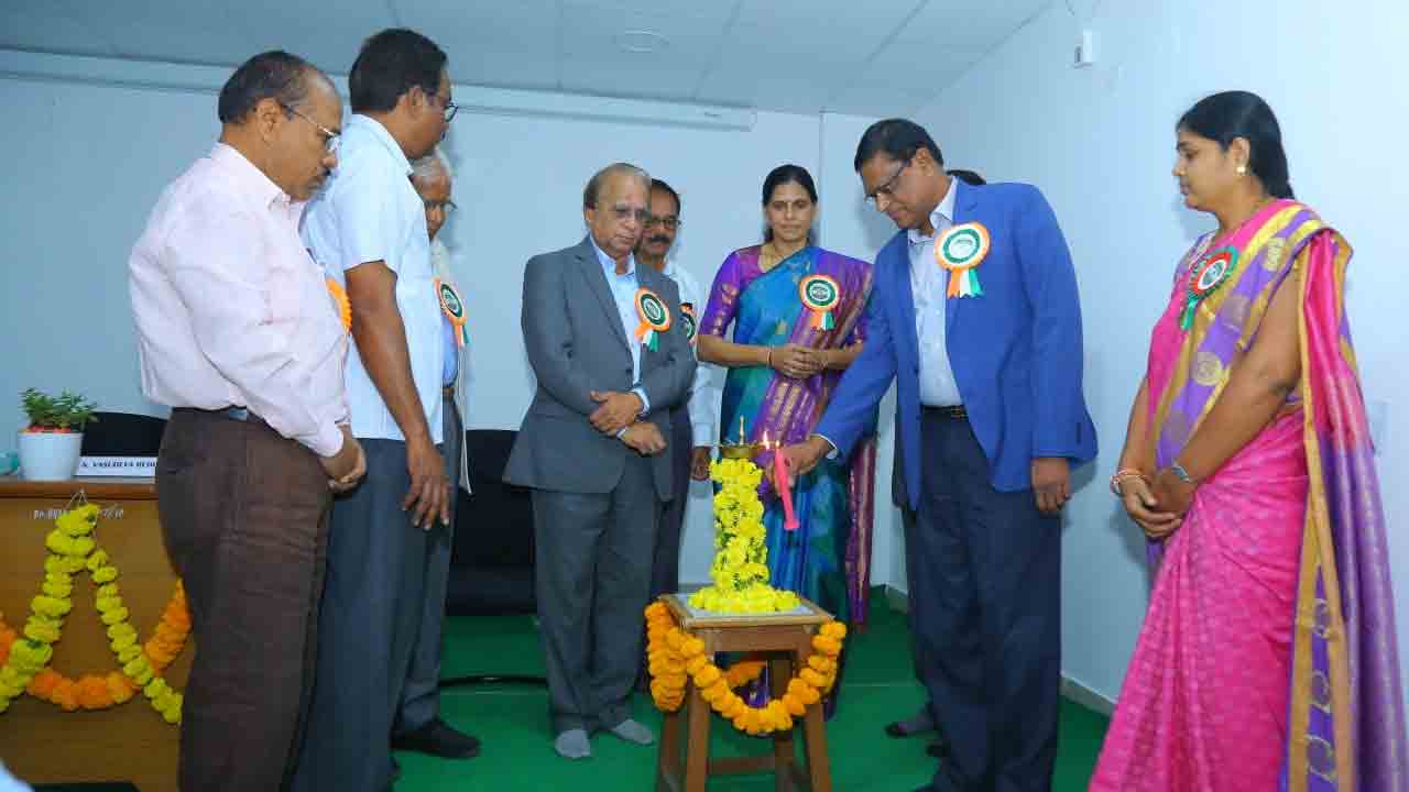 అధ్యాపకులకు నిరంతర అభ్యాసం అవసరం : కేయూ వీసీ ప్రతాపరెడ్డి