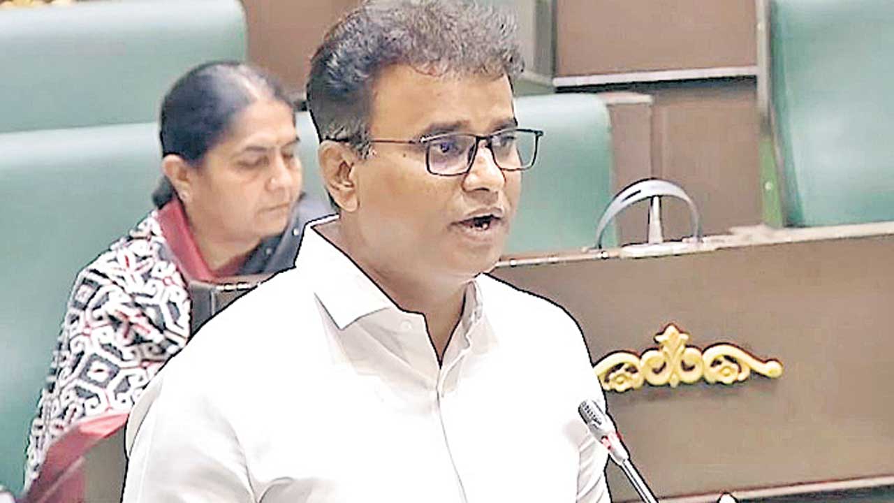 అశాస్త్రీయంగా హైదరాబాద్‌ విభజన