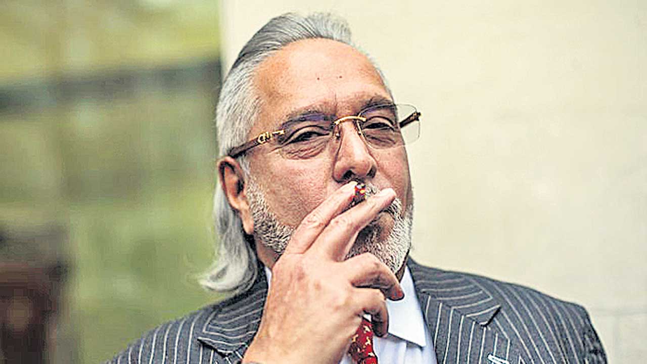 అప్పుడు నన్ను చూసి నవ్వారు