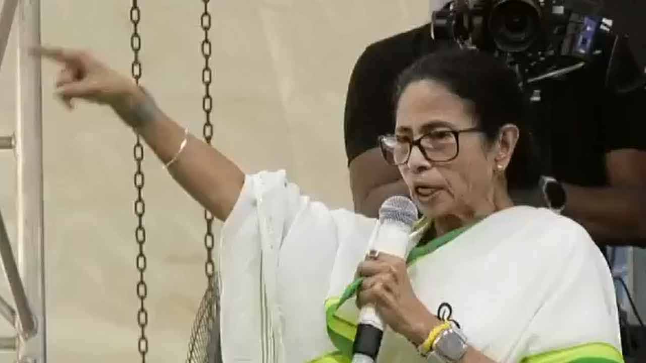 Mamata Banerjee | బెంగాల్‌ను టార్గెట్ చేస్తే.. కేంద్రంలో బీజేపీని గద్దె దించుతా : మమతాబెనర్జీ