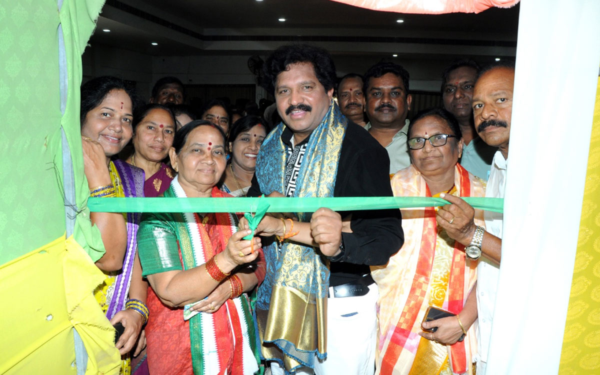 ‘మాతృదేవోభవ చారిటబుల్ ట్రస్ట్ సేవలు అభినందనీయం’