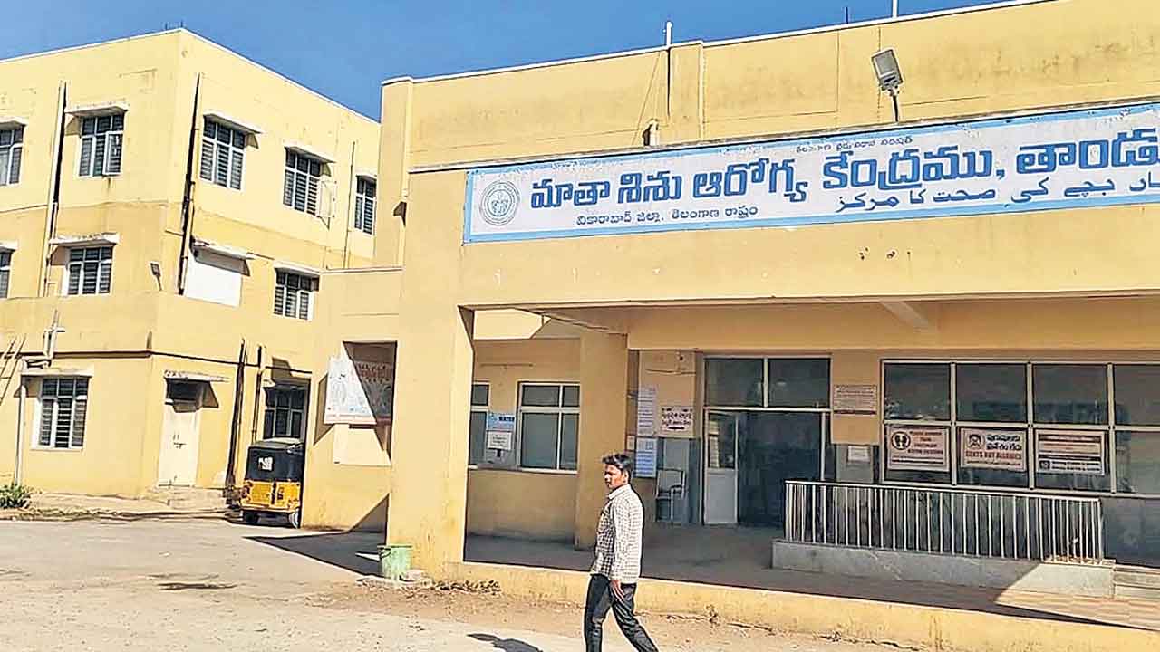 వేధింపుల వైద్యుడి బదిలీ!