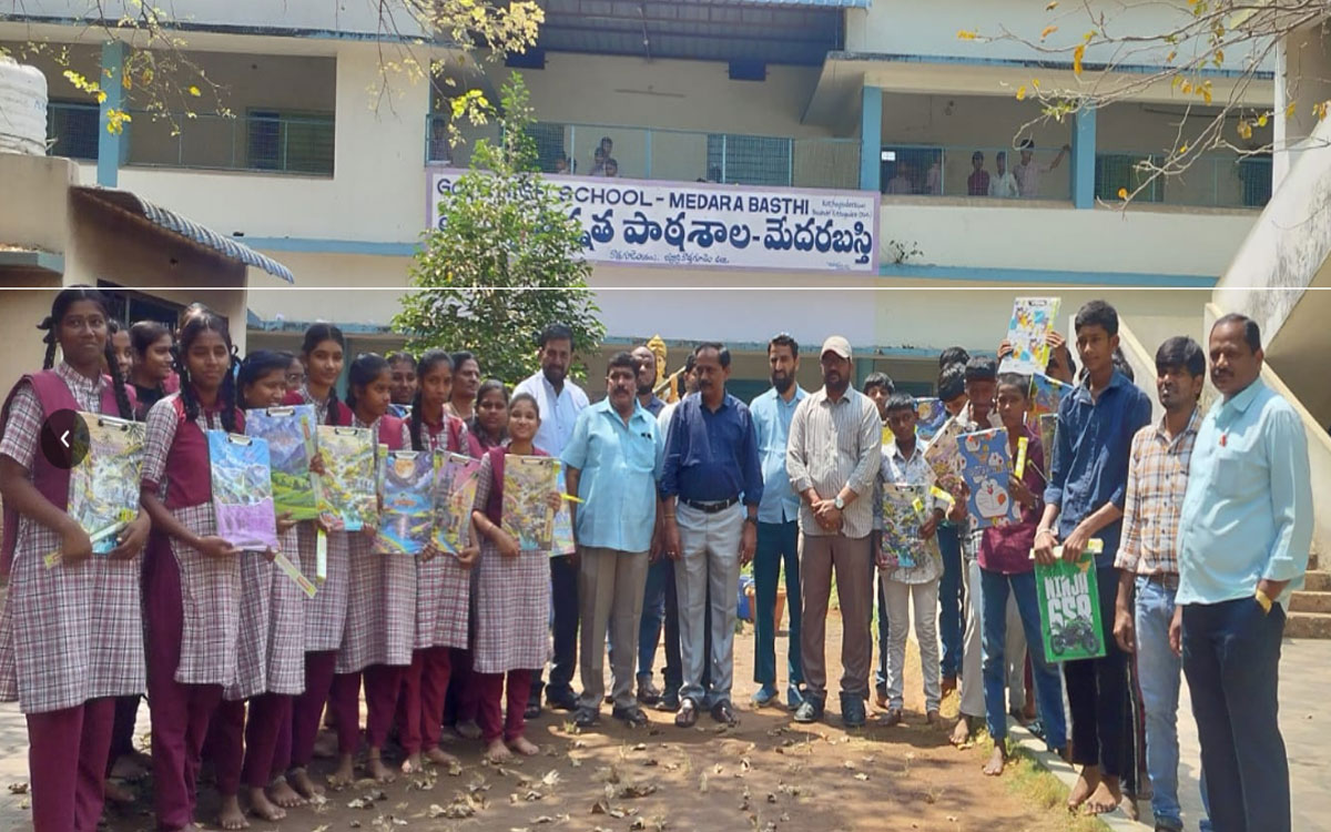 ‘విద్యార్థుల‌కు ఏ చిన్న సాయ‌మైన సమాజ అభివృద్ధికి పెద్ద అడుగు’
