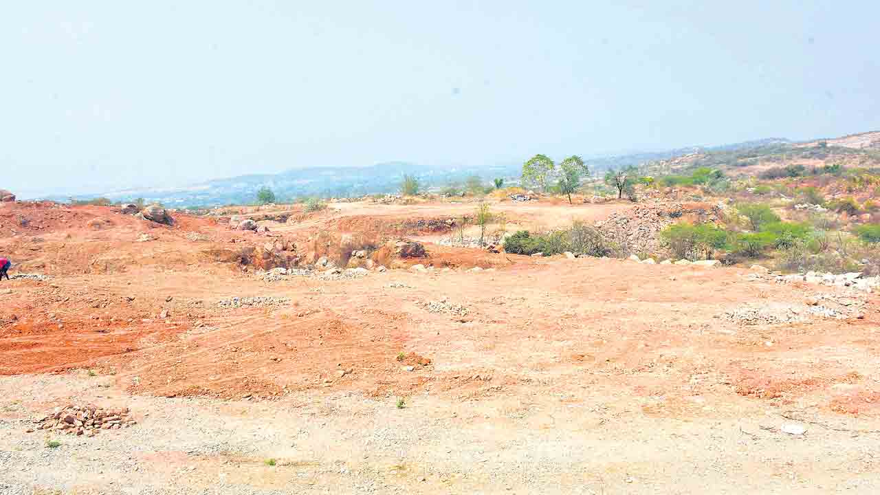 అటకెక్కిన సీఎం హామీ!.. యాదగిరిగుట్టలోని వైద్య కళాశాల శాశ్వత భవనం ప్రారంభం కానీ పనులు