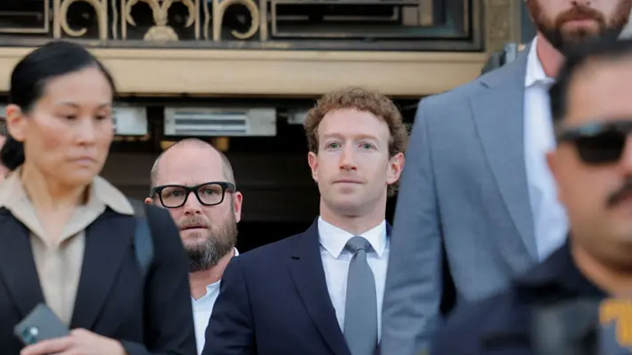 Social Media: సోష‌ల్ మీడియాకు బానిస‌వుతున్న యువ‌త‌.. మెటా, యూట్యూబ్‌కు భారీ జ‌రిమానా