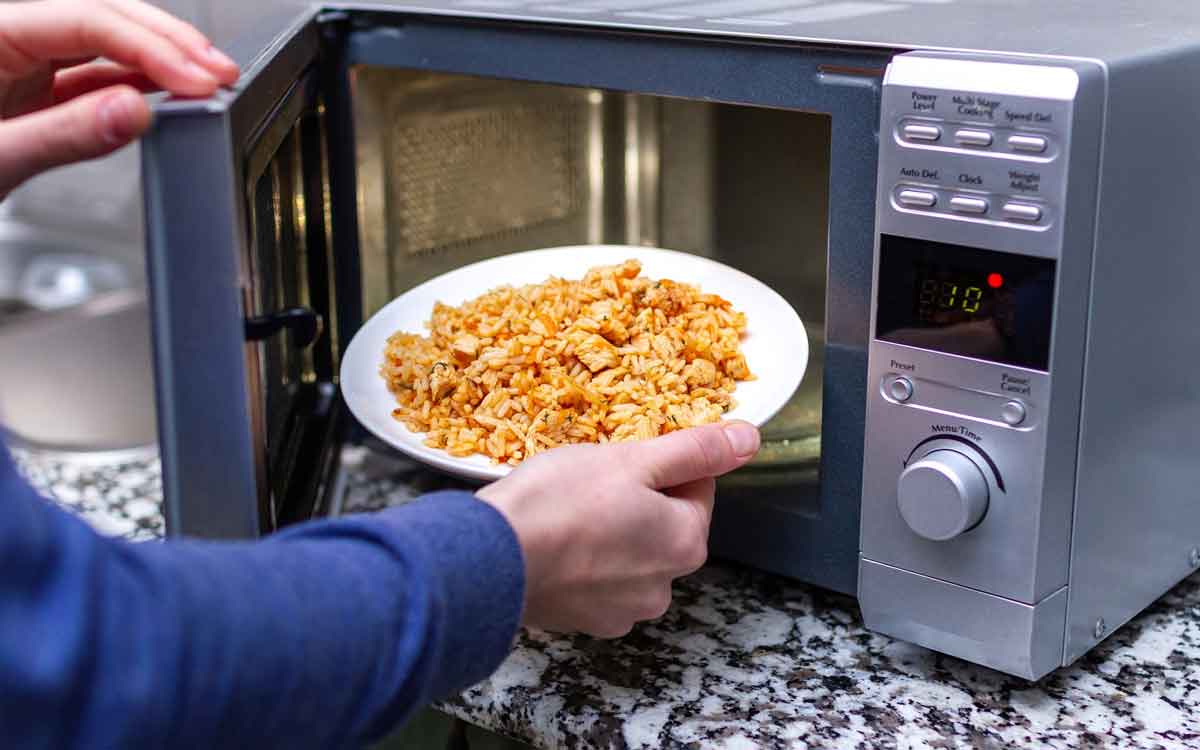 Microwave | మైక్రోవేవ్‌లో ఆహారాన్ని వండేట‌ప్పుడు మూత పెట్టాలా.. వ‌ద్దా.. నిపుణులు ఏం చెబుతున్నారు..?