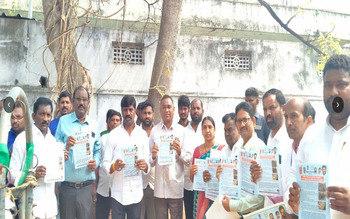 'గాలికుంటు వ్యాధి నిరోధ‌క టీకాల‌ను స‌ద్వినియోగం చేసుకోవాలి'