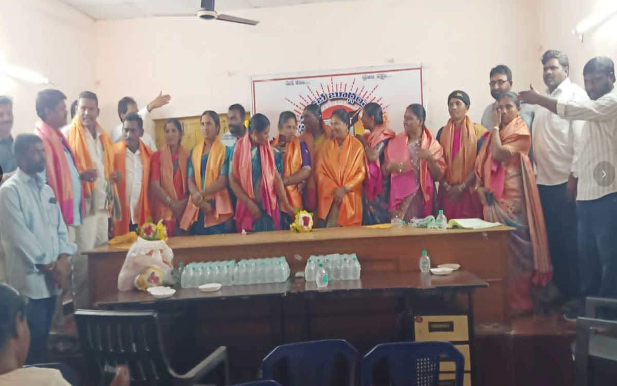 'ప్రజా ప్రతినిధులుగా చేసిన అభివృద్ధి పనులే గుర్తింపునిస్తాయి'