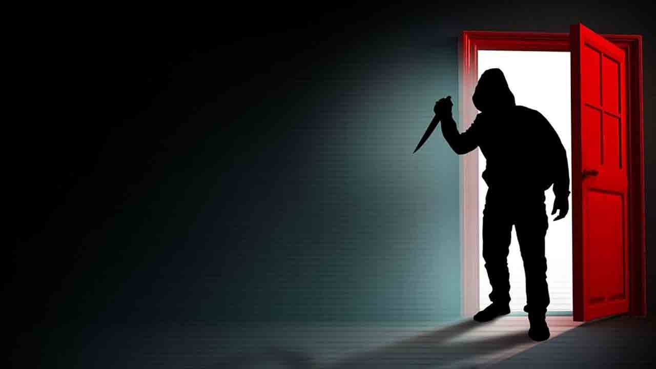 ఇంటిలో వాటా అడిగినందుకు.. అక్కను ముక్కలు చేశాడు!.. బాటసింగారంలో ఘటన