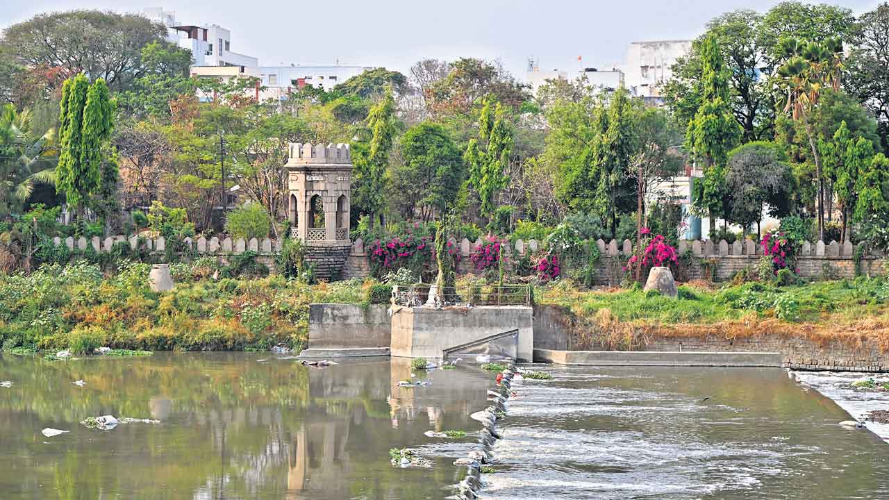 గ్రేట్‌ వాల్‌ ఆఫ్‌ హైదరాబాద్‌పై సర్కార్‌ దండయాత్ర