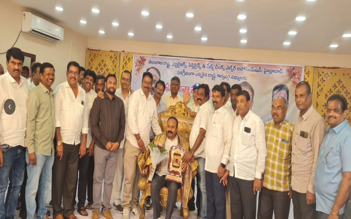‘రైతులకు నాణ్యమైన విత్తనాలు, ఎరువులు అందించాలి’