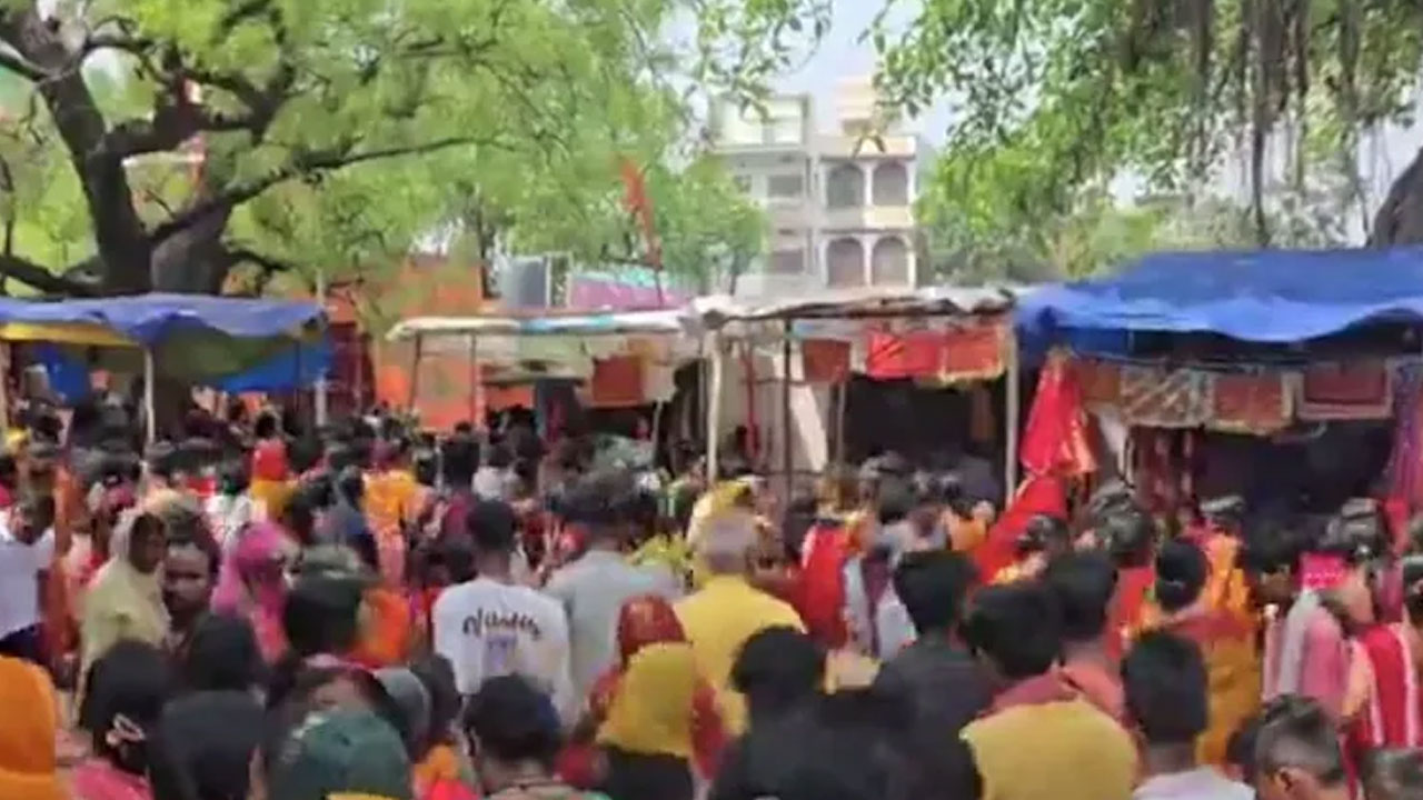 Mata Shitalashtami Temple: మాతా షీత‌లాష్ట‌మి ఆల‌యంలో తొక్కిస‌లాట‌.. 8 మంది భ‌క్తులు మృతి