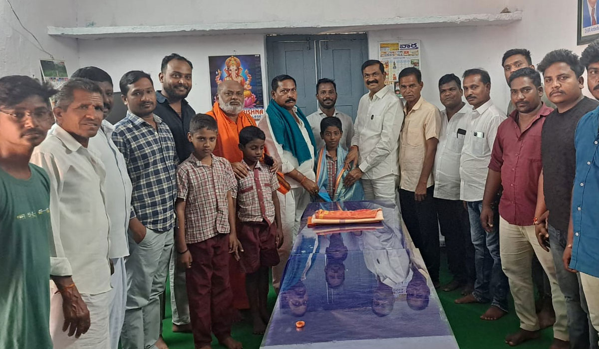 Gundampally | గుండంపల్లిలో నవోదయ విజేతకు ఘన సన్మానం