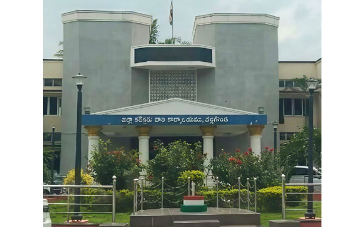 న‌ల్ల‌గొండ క‌లెక్ట‌ర్‌, ఎస్పీకి జాతీయ ఎస్సీ కమిషన్ నోటీసులు